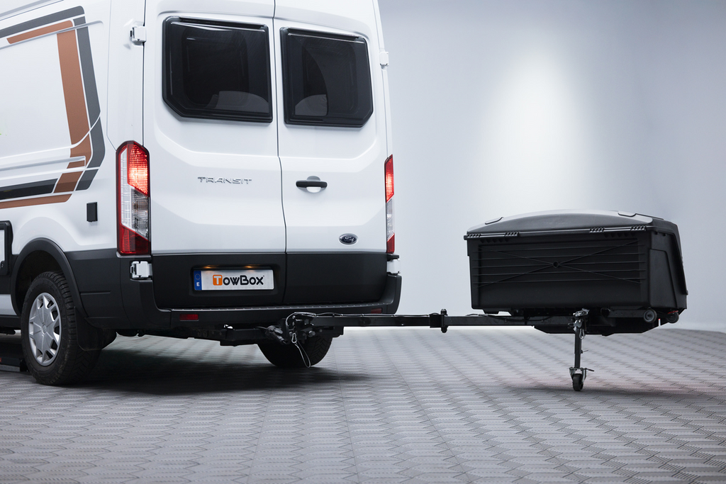 Towbox Camper Alpha zwart LED (lang) - bagagebox voor montage op de trekhaak