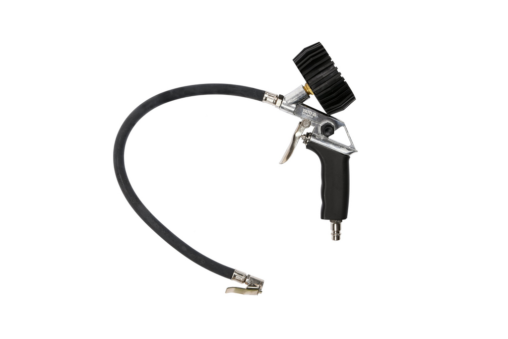 Opblaaspistool met een YATO YT-2370 drukmeter