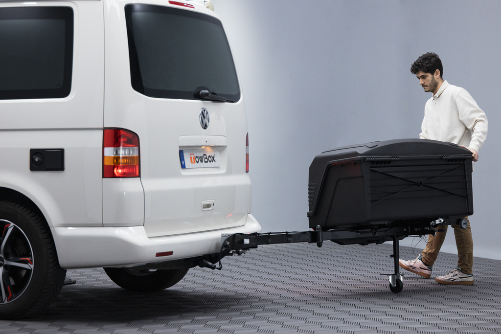Coffre de rangement Towbox Camper Alpha à LED noire (court) - coffre à bagages monté sur attelage